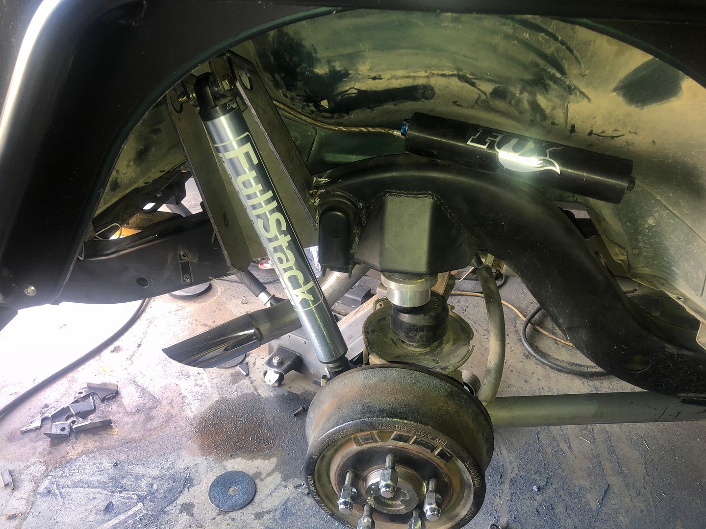 TJ rear shock outboard Page 3